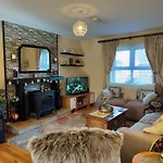 Cozy In The Scenic Glen Of Feriehus *