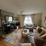 Cozy In The Scenic Glen Of *