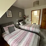 Cozy In The Scenic Glen Of *