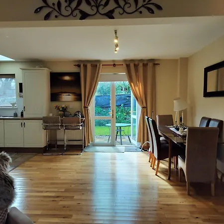 Vakantiehuis Cozy In The Scenic Glen Of