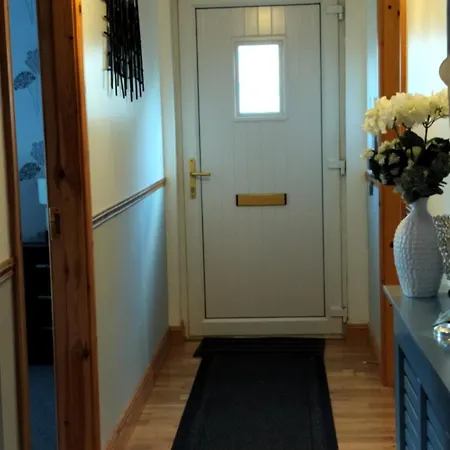Cozy In The Scenic Glen Of Vakantiehuis