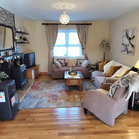 Cozy In The Scenic Glen Of 度假居 *