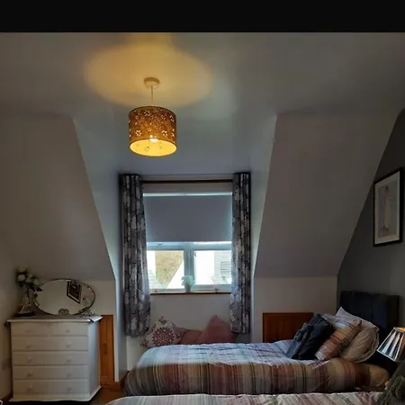 Cozy In The Scenic Glen Of Vakantiehuis