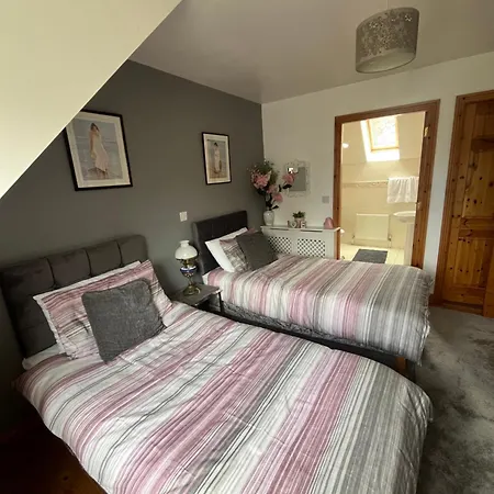 Cozy In The Scenic Glen Of *